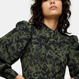 Topshop Animal Print Blouse, NWOT, size 4 (0-2).